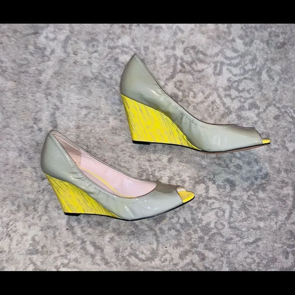 Vince Camuto Grey & Yellow Peek Toe Wedges